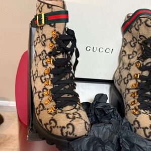 Gucci Women's Lace-Up Boots in Beige and Black